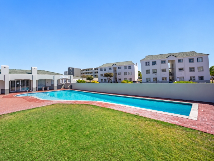1 Bedroom Property for Sale in Bloubergstrand Western Cape